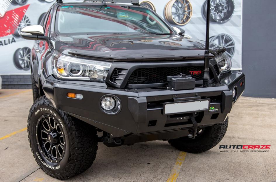 TOYOTA HILUX N80 4WD HE879 GLOSS BLACK MILLED ACCENTS
